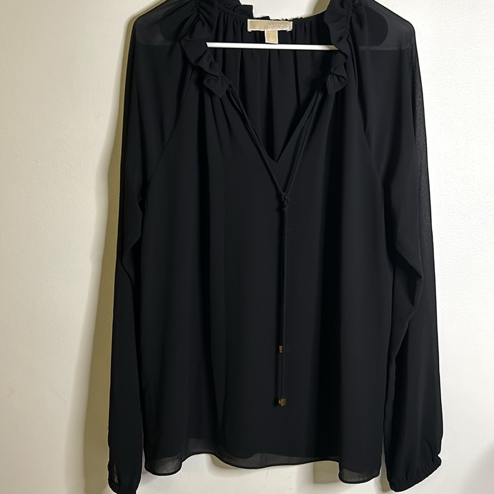 Michael Kors splitneck tie front black top blouse size Large long sleeve ruffle
